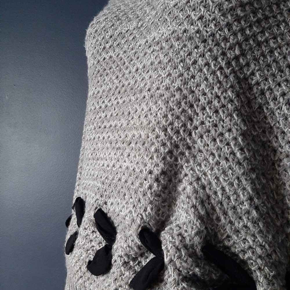 Devoted luxury apparel sweater - Picture 2 of 4